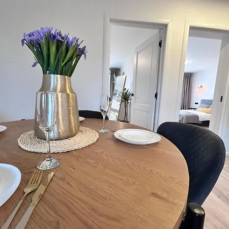 2 Bedrooms Apartment, Center, With Balconies Apartment *