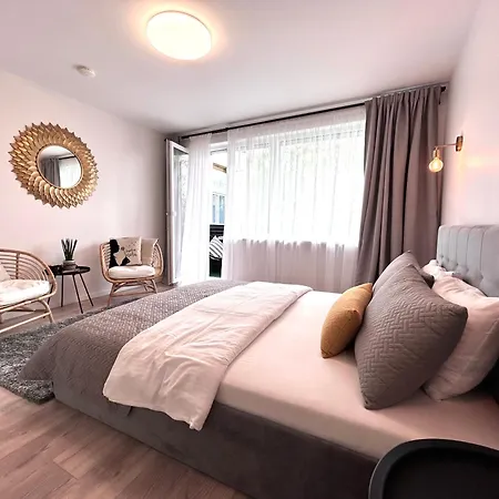 2 Bedrooms Apartment, Center, With Balconies