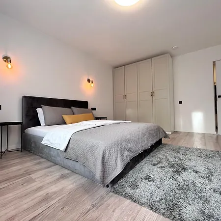 Apartment 2 Bedrooms Apartment, Center, With Balconies Palanga