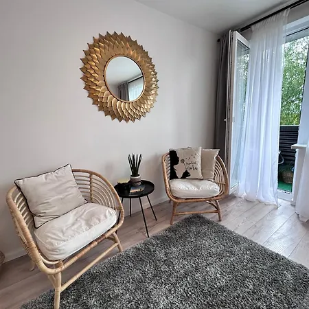 2 Bedrooms Apartment, Center, With Balconies