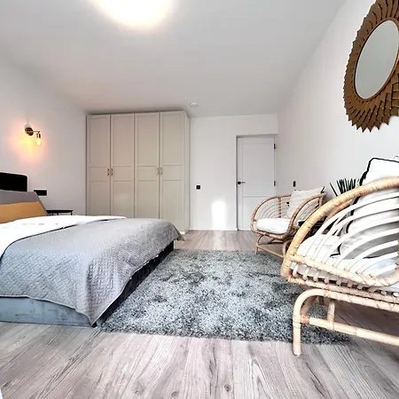 2 Bedrooms Apartment, Center, With Balconies *